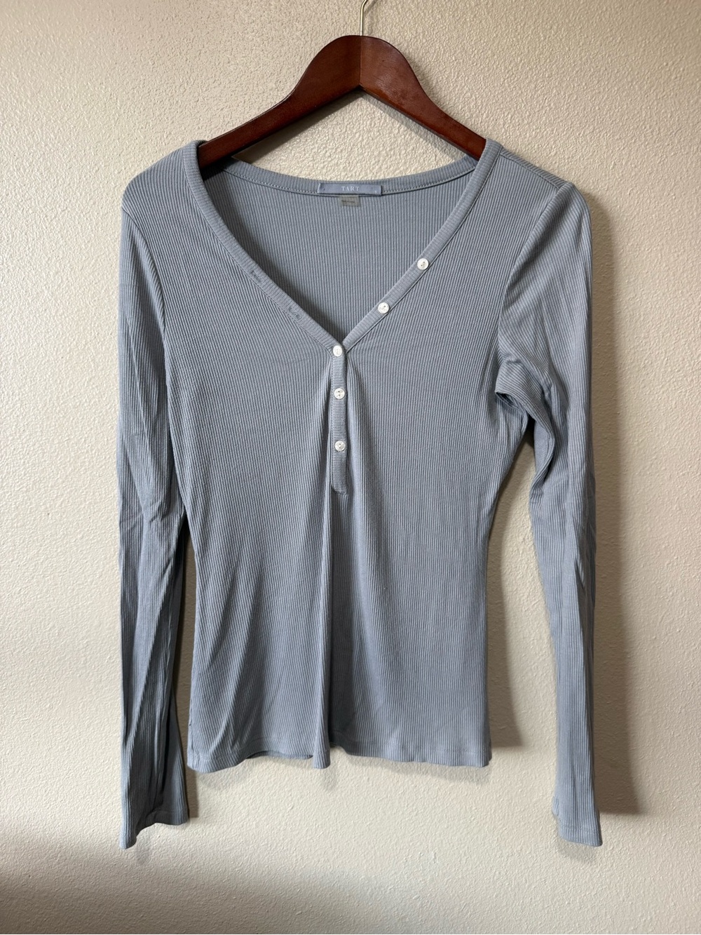Tart Light Gray Ribbed V-Neck Henley Long Sleeve Top